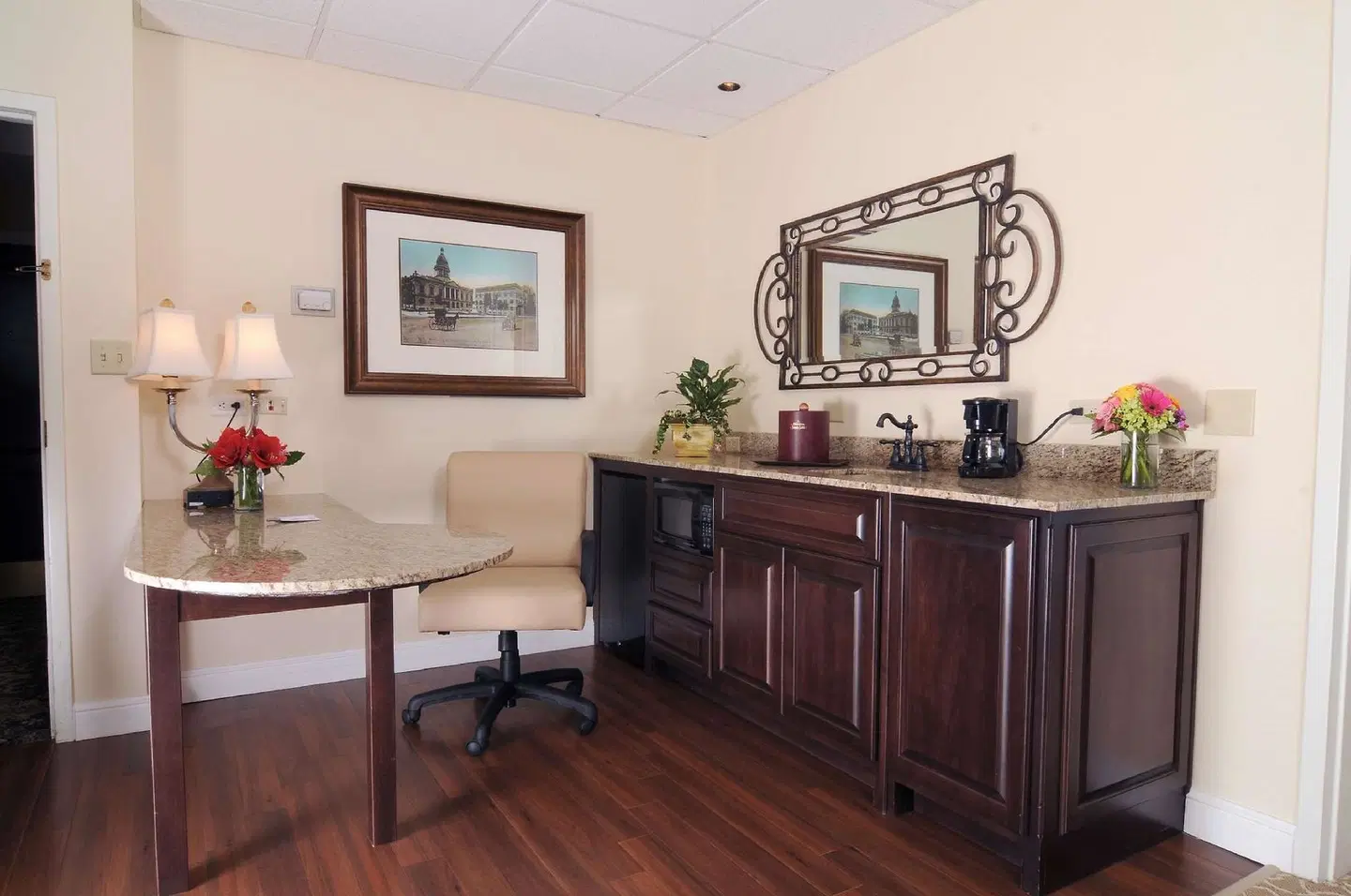 Hampton Inn & Suites-South Park at Phillips Place ROOM_EXAMPLE