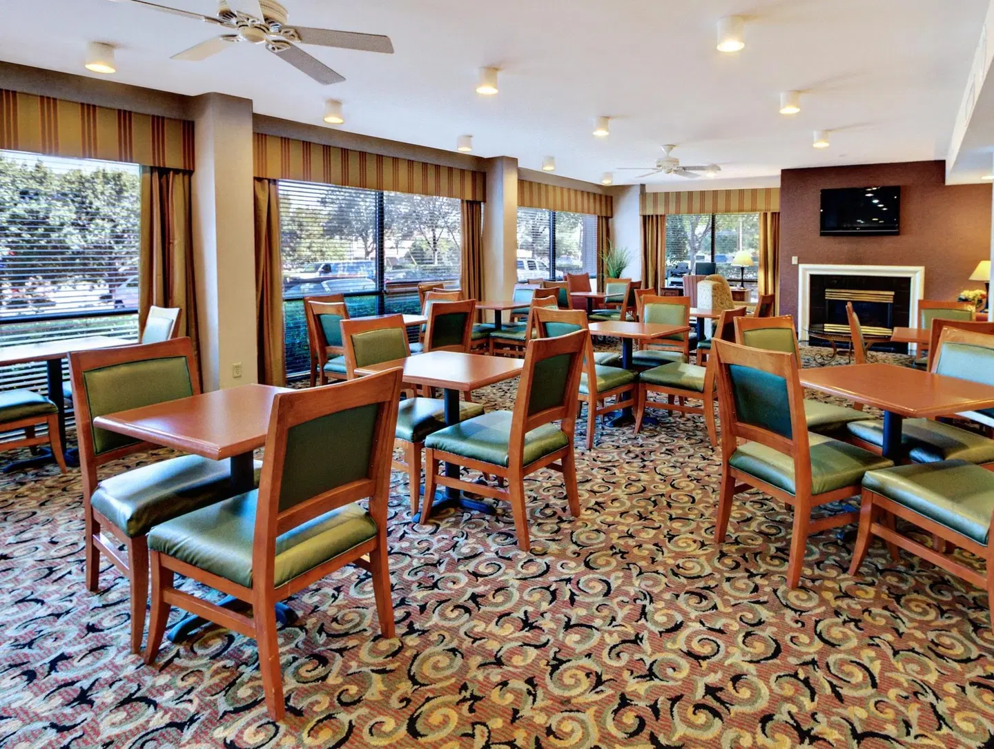 Hampton Inn Charlotte-University Place LOUNGE_LOBBY