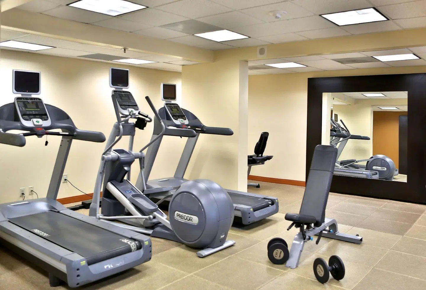DoubleTree Suites by Hilton Raleigh-Durham SPORTS_AND_LEISURE