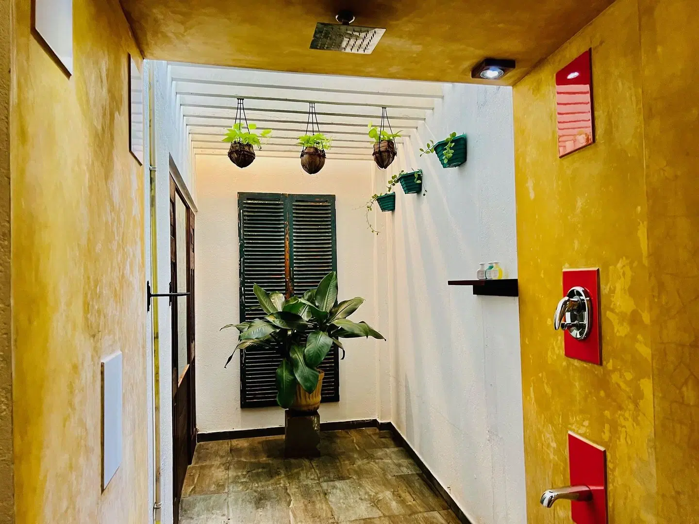 Gomez Place LOUNGE_LOBBY