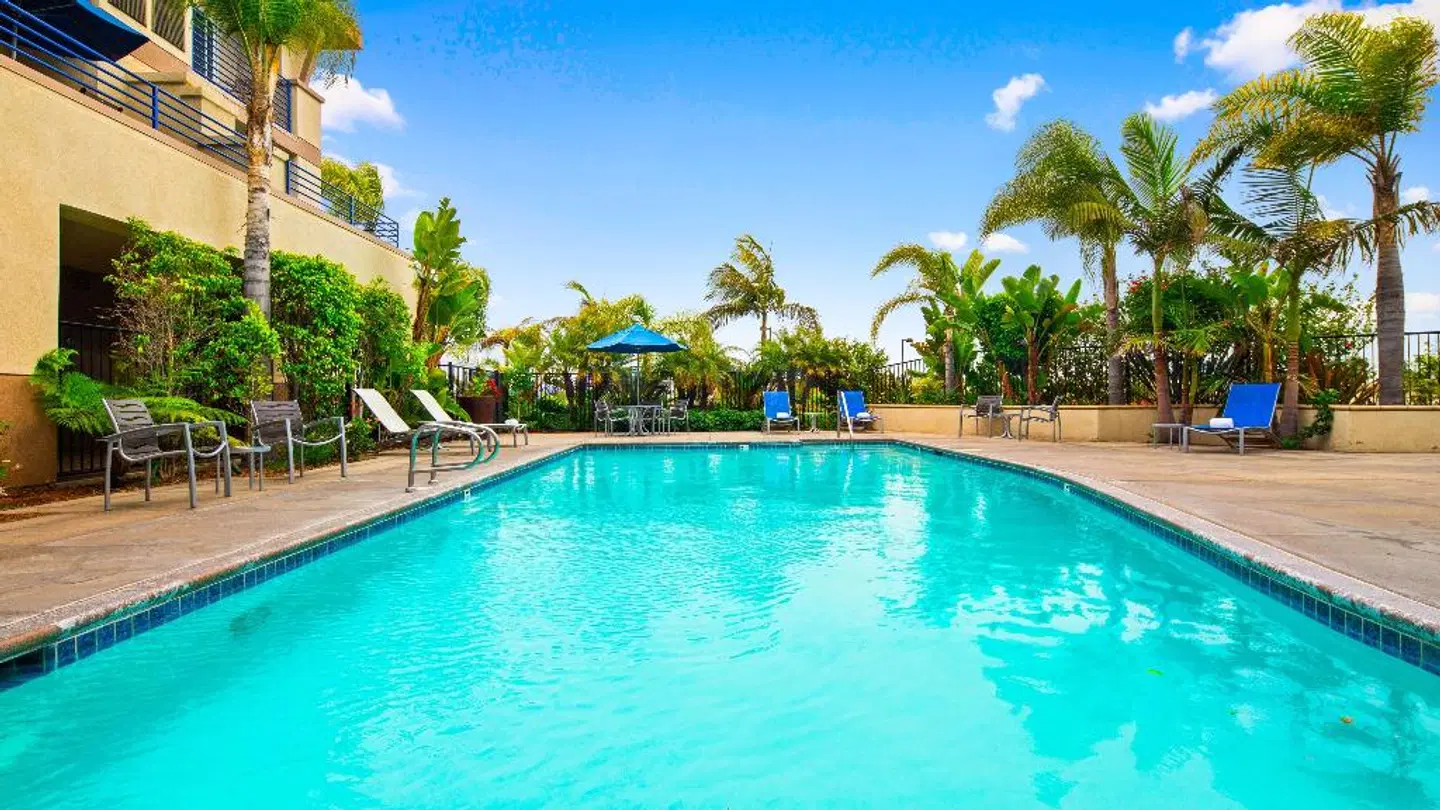 Best Western Plus Marina Gateway OUTDOOR_POOL