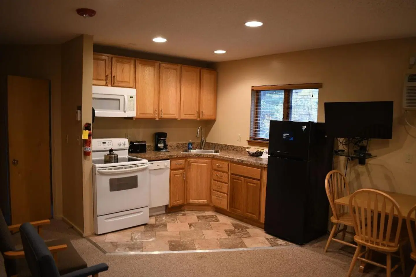 Attitash Mountain Village ROOM_EXAMPLE