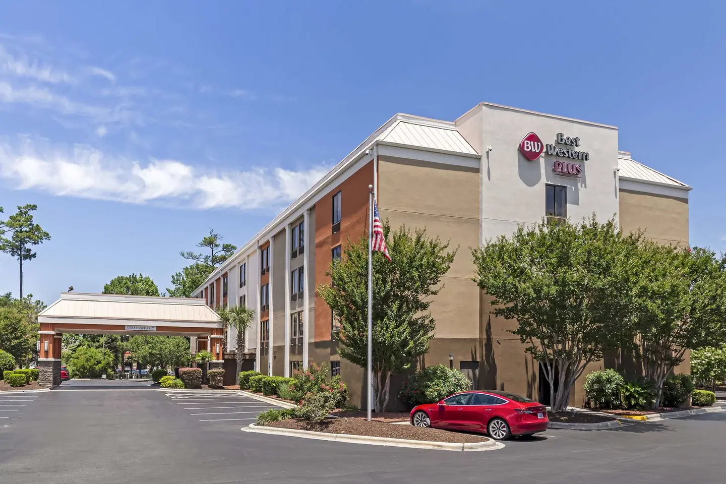 Best Western Plus University Inn EXTERIOR