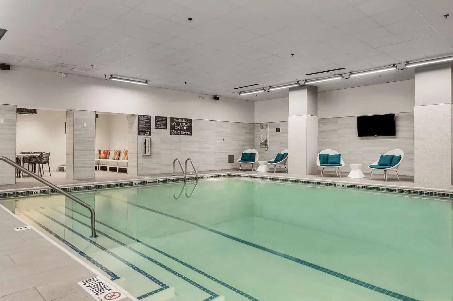 Embassy Suites by Hilton Raleigh Crabtree Hallenbad