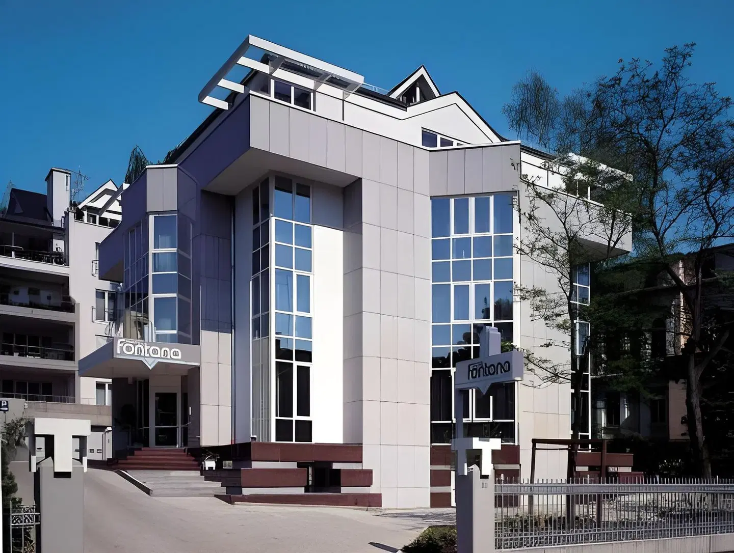 Fontana EXTERIOR
