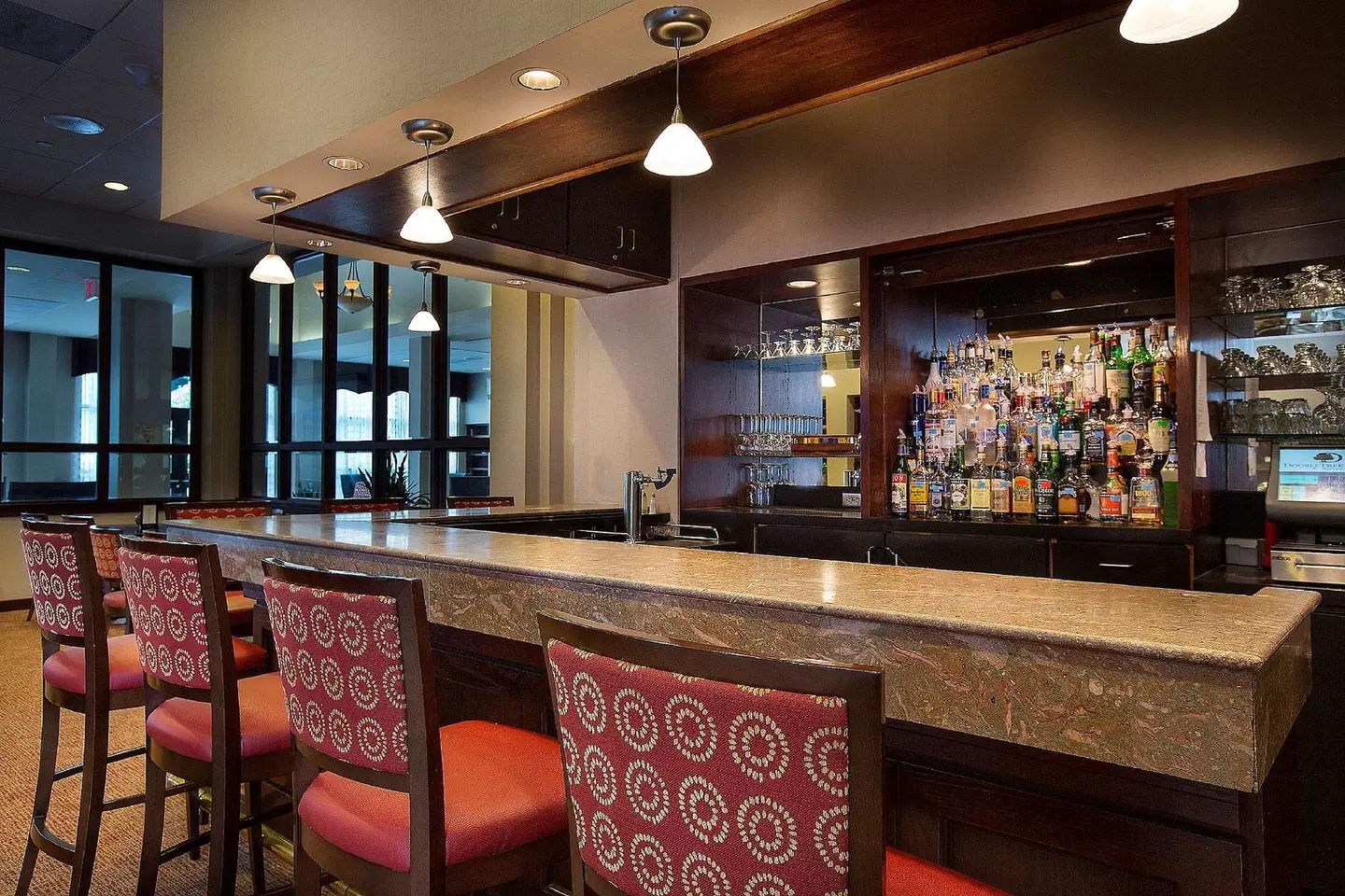 DoubleTree by Hilton Charlotte Airport Bar