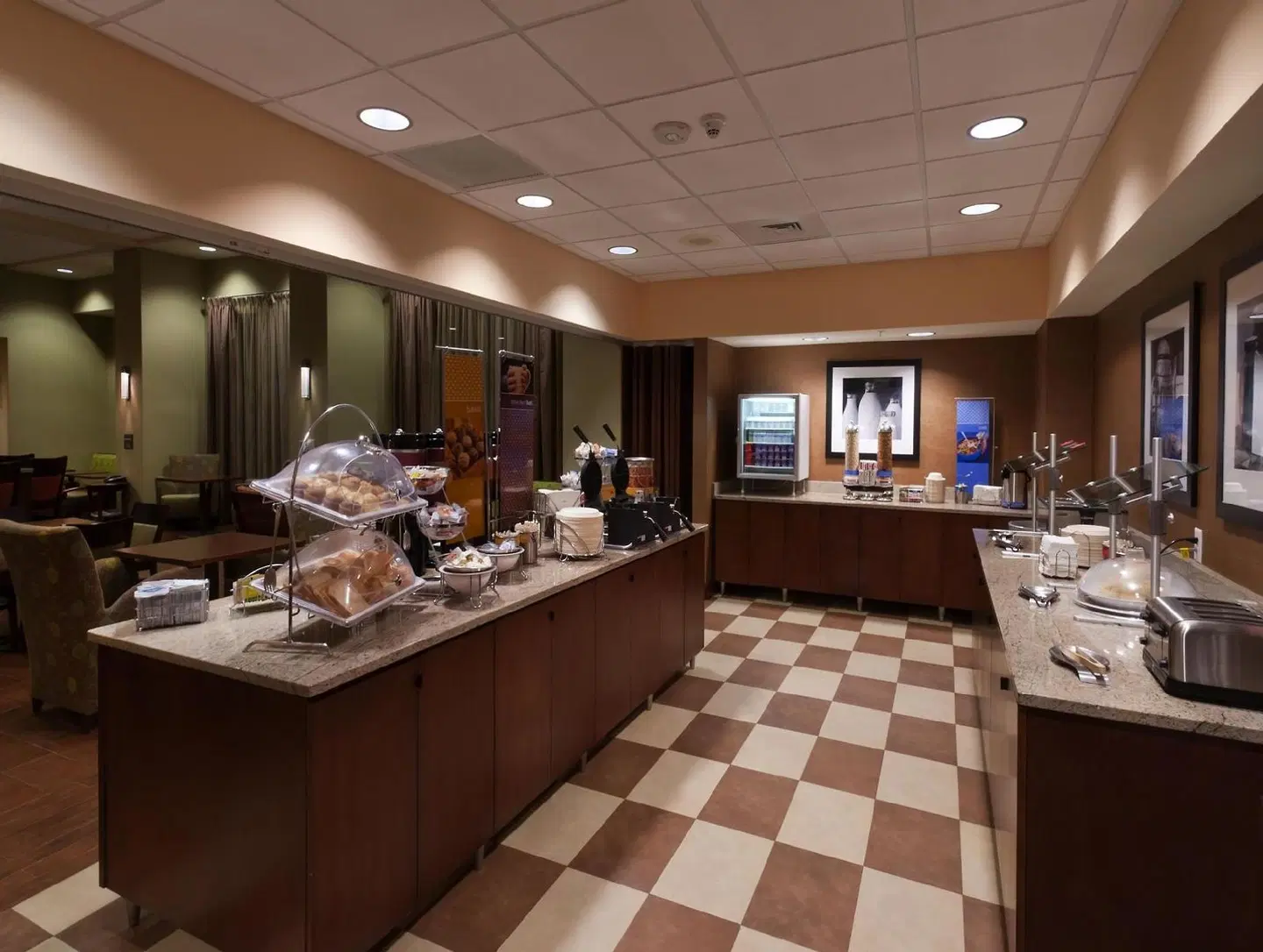 Hampton Inn and Suites-Winston-Salem/University Area NC Restaurant