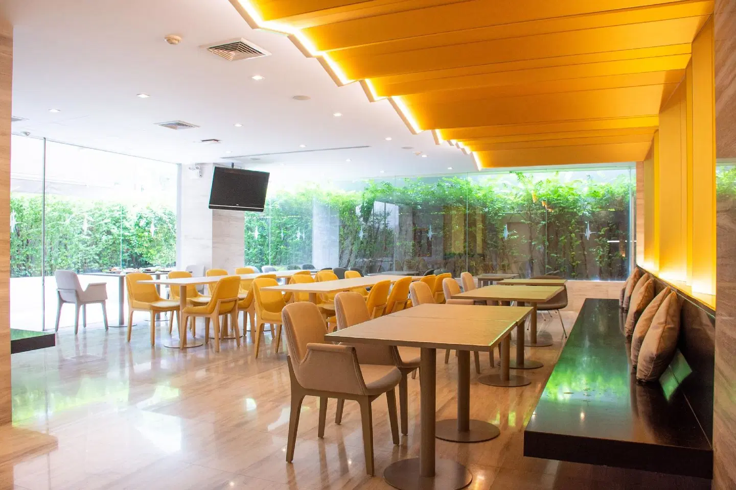Tango Vibrant Living Place Restaurant