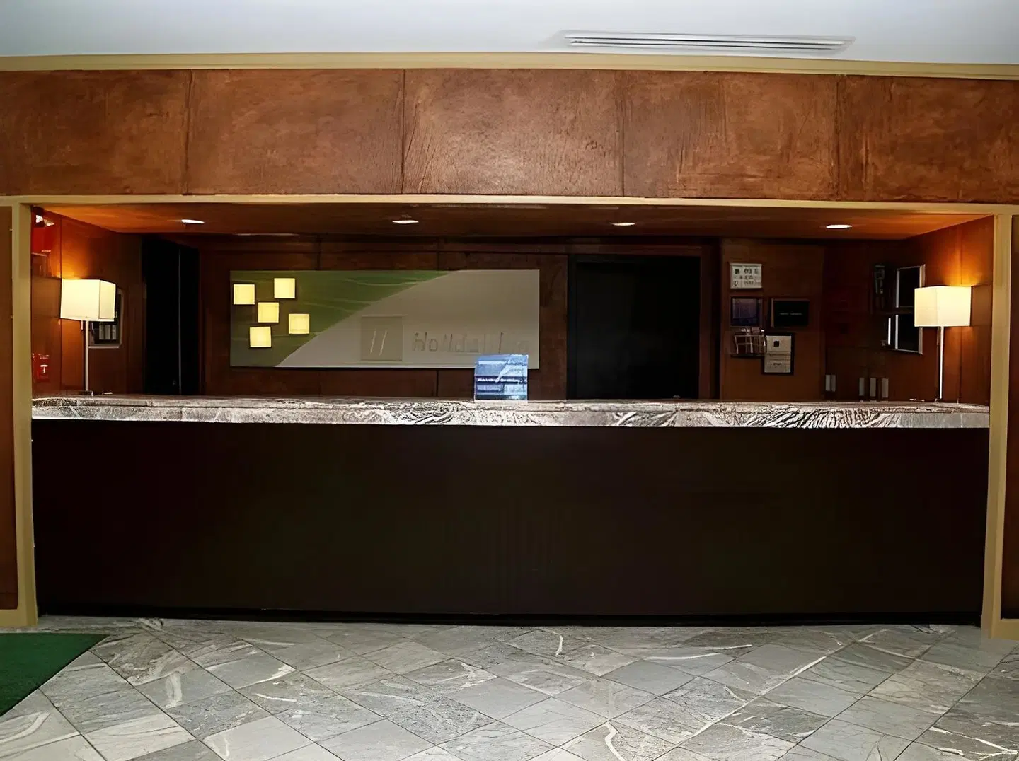 Holiday Inn Charlotte University by IHG LOUNGE_LOBBY