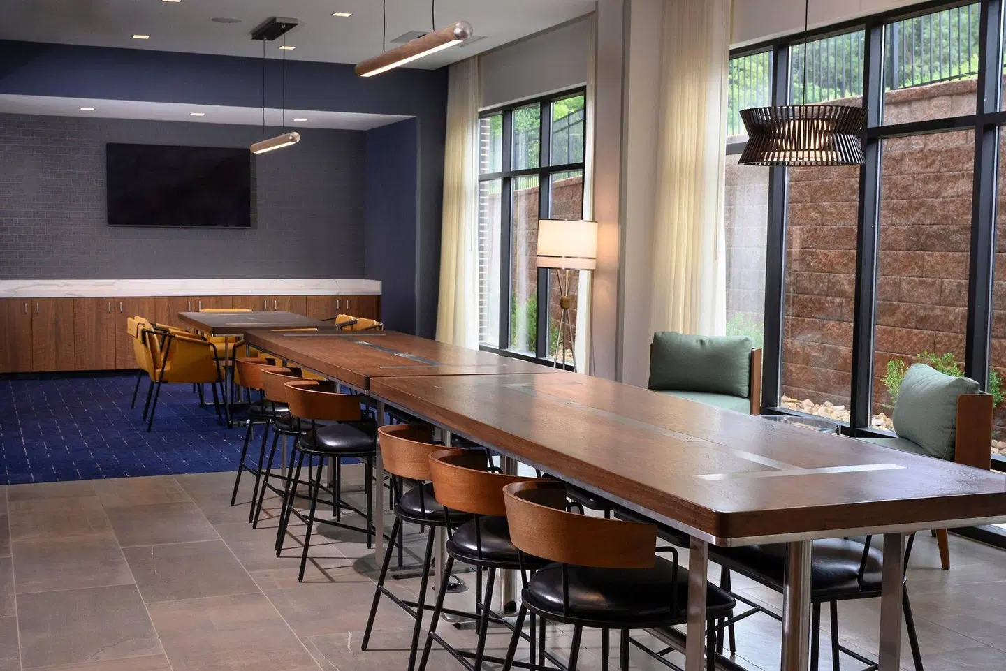 Courtyard by Marriott Charlotte Waverly Bar