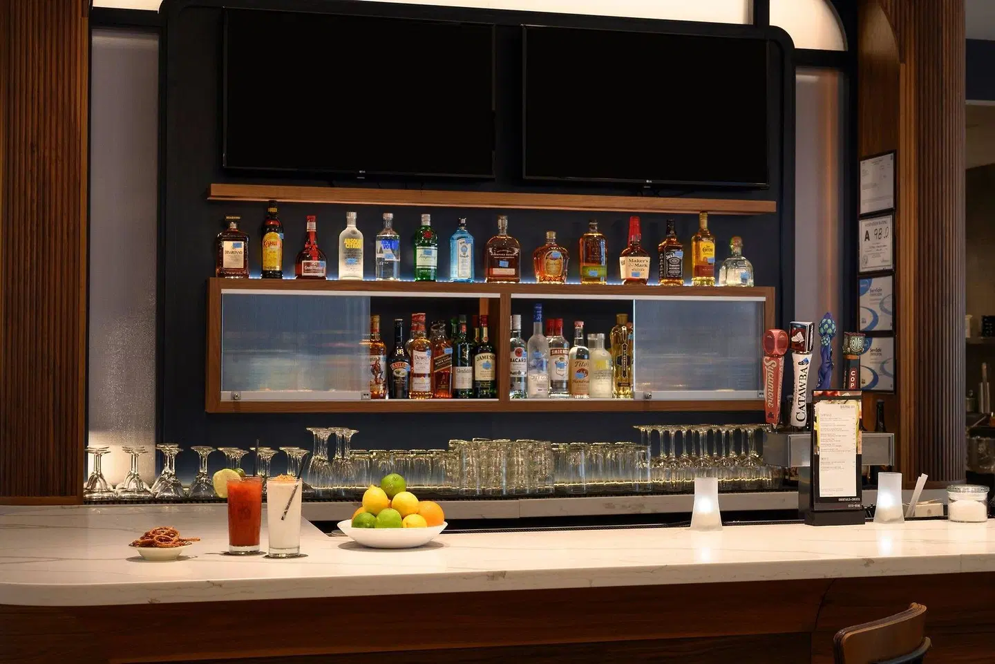 Courtyard by Marriott Charlotte Waverly Bar