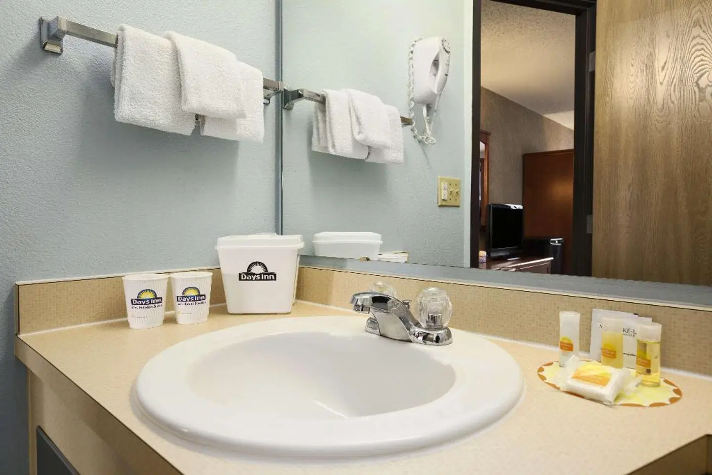 Days Inn by Wyndham Coeur d'Alene Badezimmer