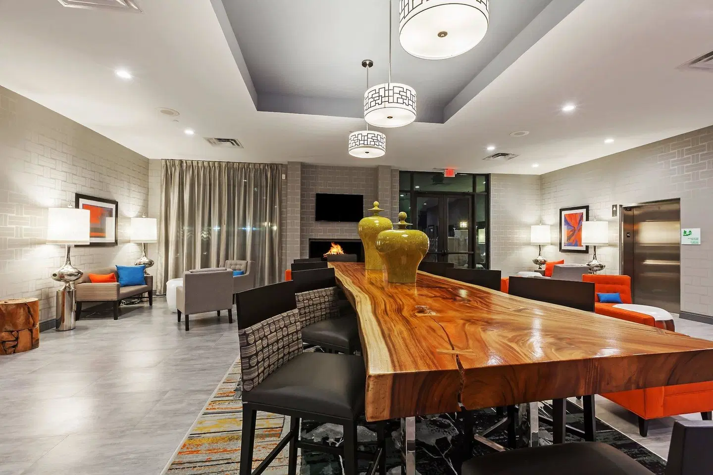 Holiday Inn Houston NE-Bush Airport Area Bar