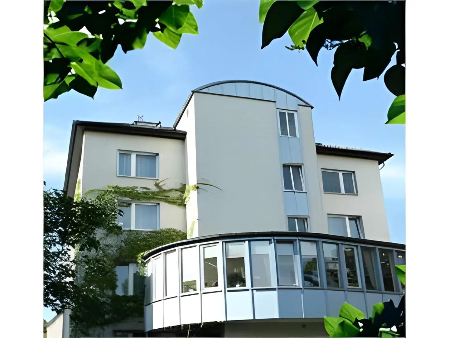 An der Stadthalle EXTERIOR
