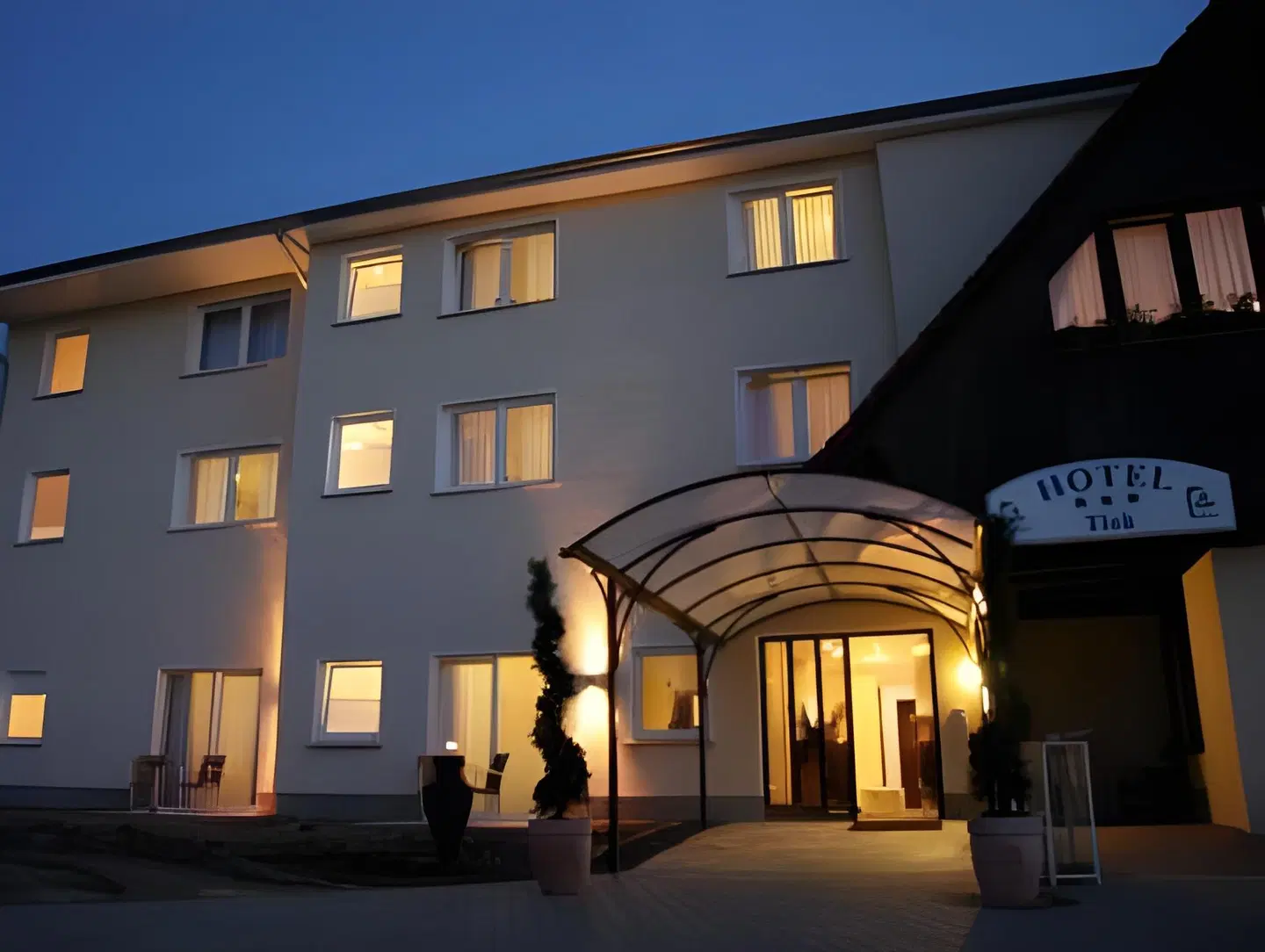 Tiek EXTERIOR