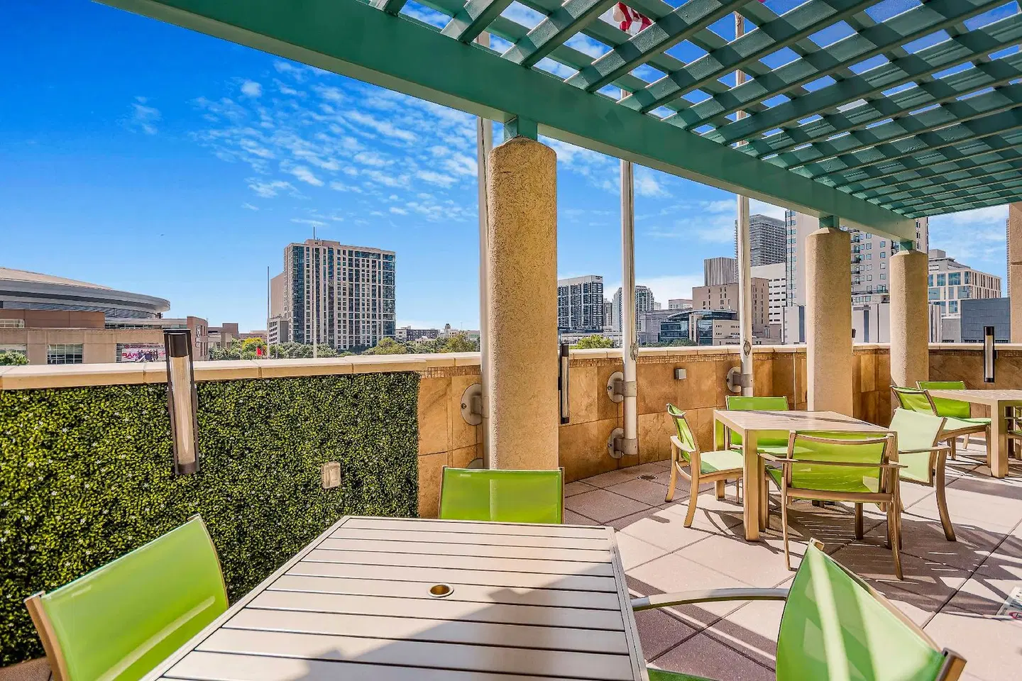 Embassy Suites Houston- Downtown Terrasse