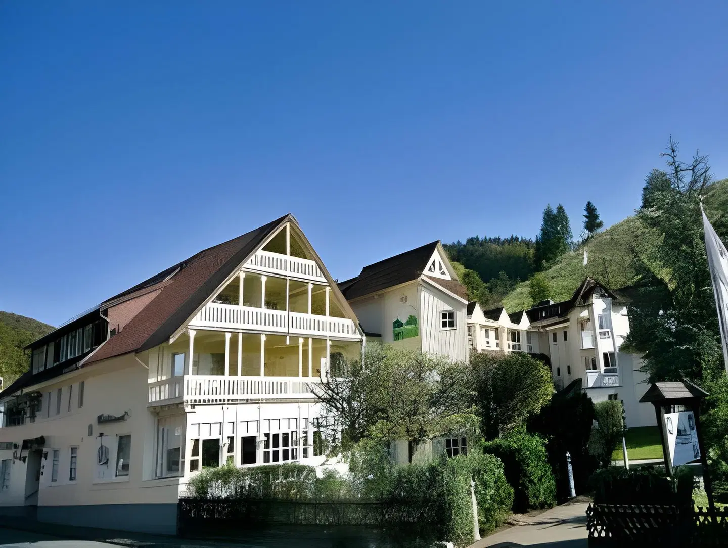 Sauerbrey EXTERIOR
