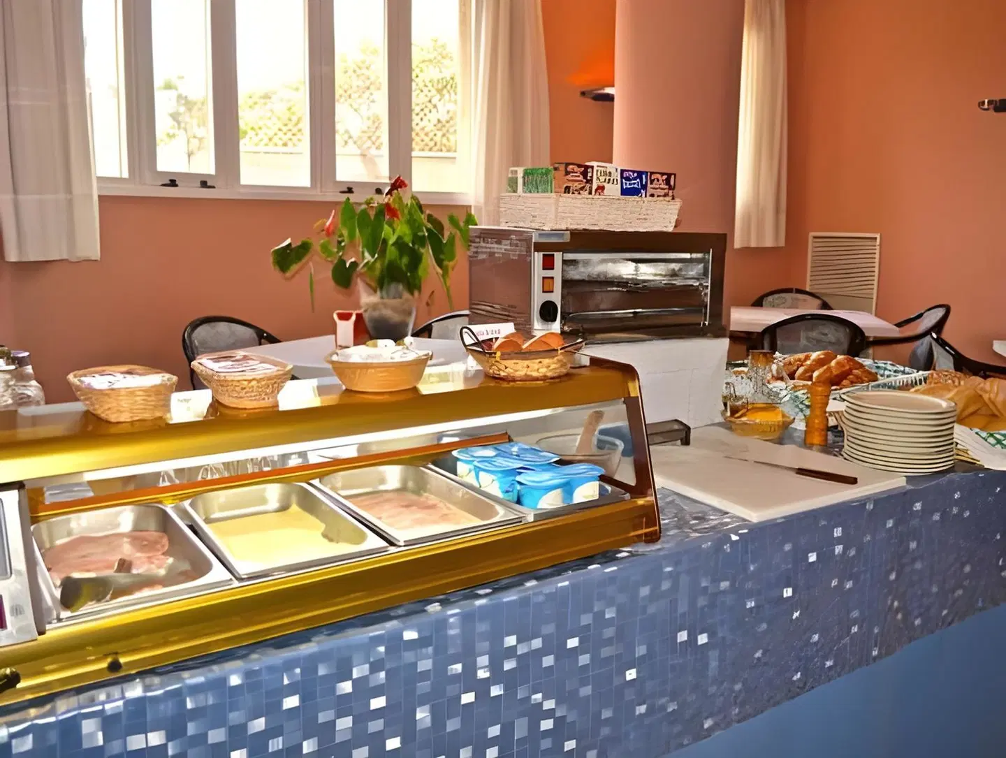 Molins Park Hostal Restaurant