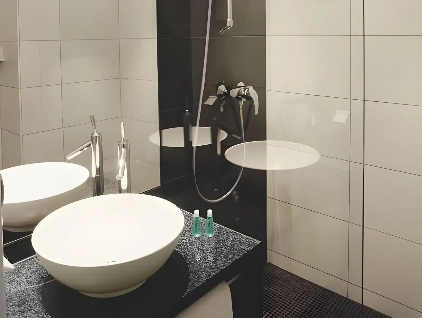 Motel One Wiesbaden Badezimmer