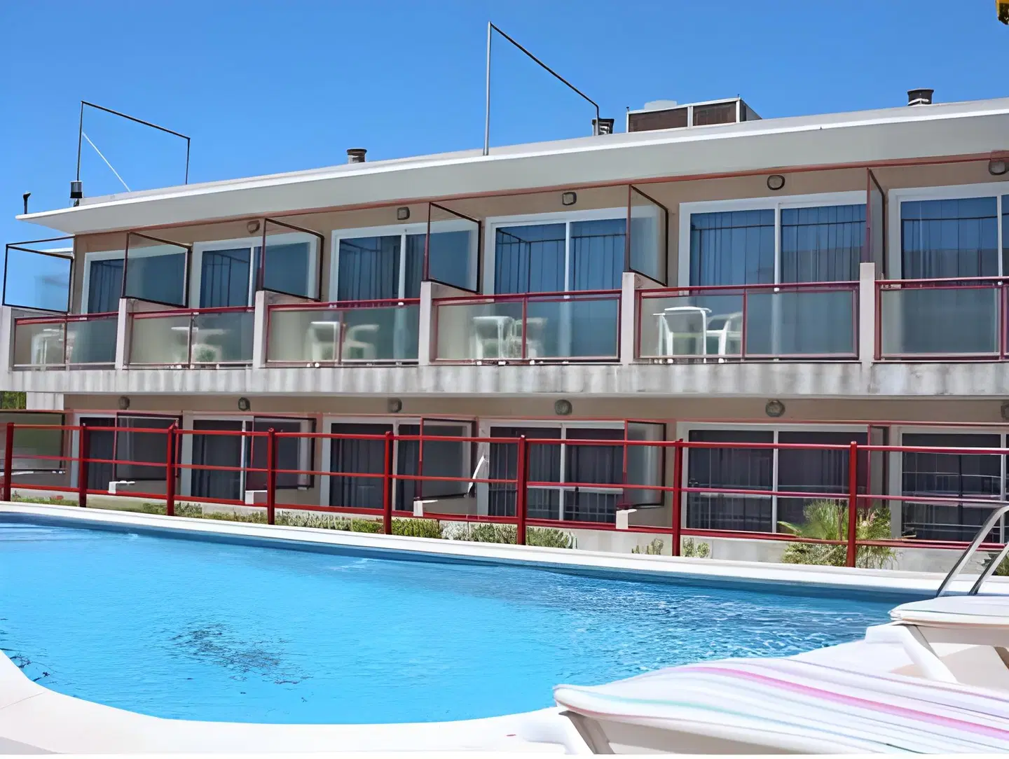 Molins Park Hostal OUTDOOR_POOL