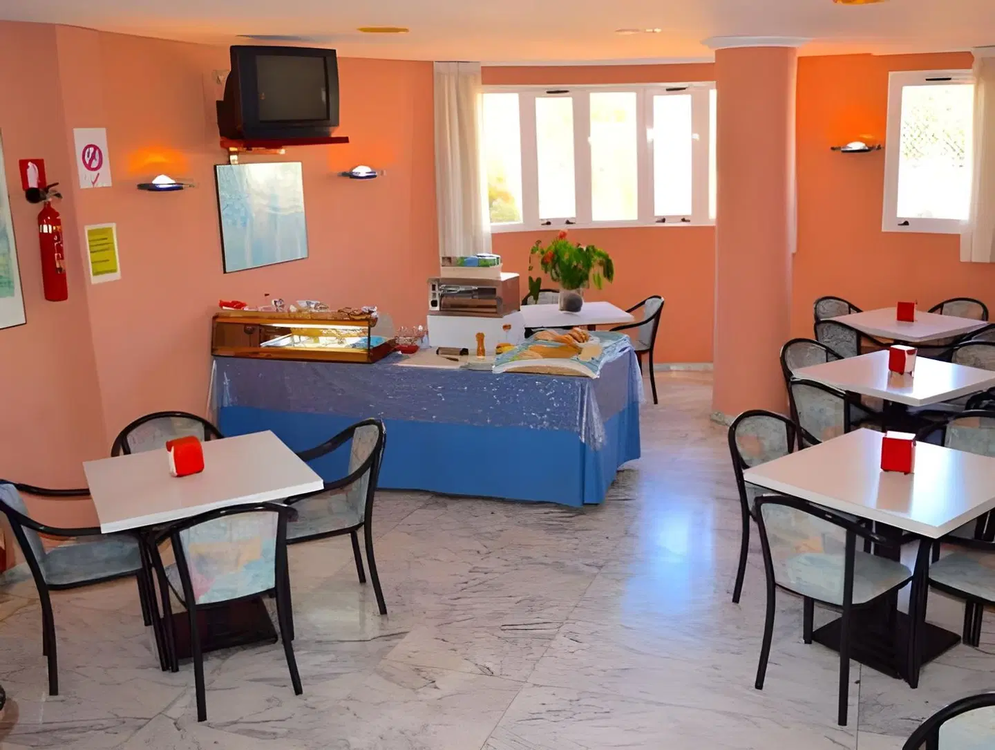 Molins Park Hostal ROOM_EXAMPLE