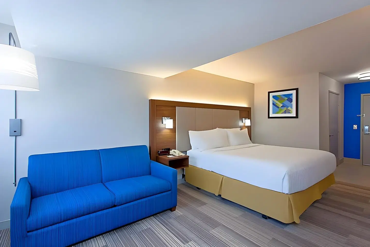 Holiday Inn & Suites Asheville Downtown ROOM_EXAMPLE