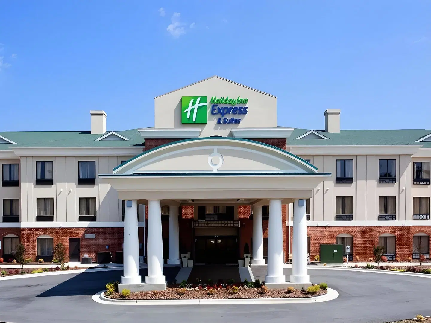 Holiday Inn Express & Suites Greensboro-East EXTERIOR