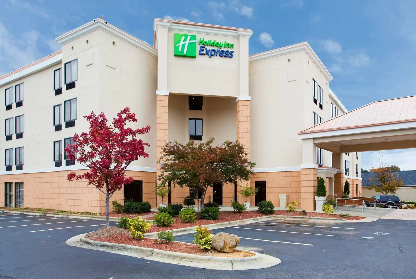 Holiday Inn Express Durham EXTERIOR
