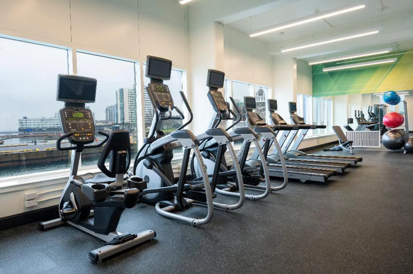 Holiday Inn Kingston - Waterfront SPORTS_AND_LEISURE