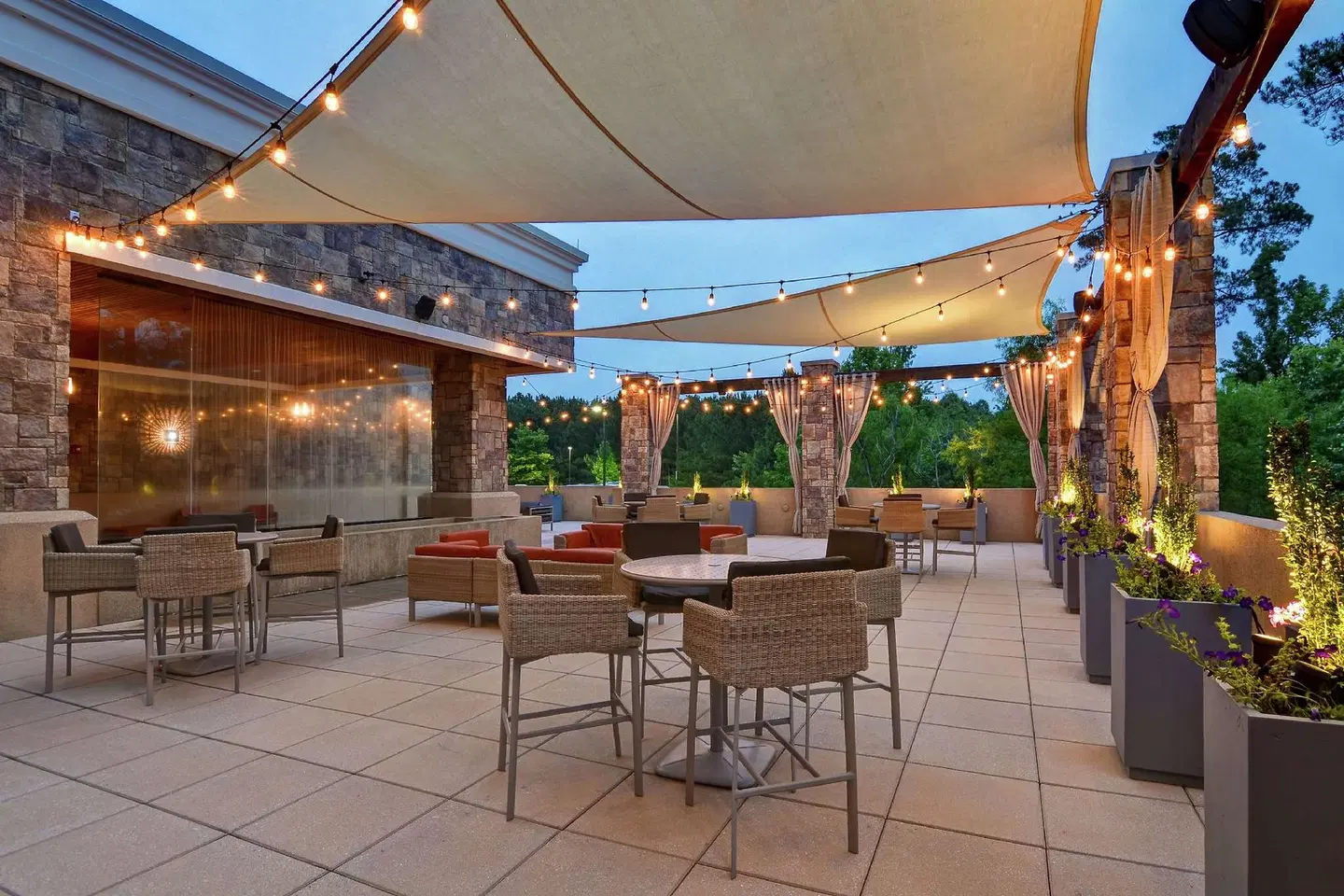 Embassy Suites by Hilton Raleigh Durham Airport Brier Creek Terrasse