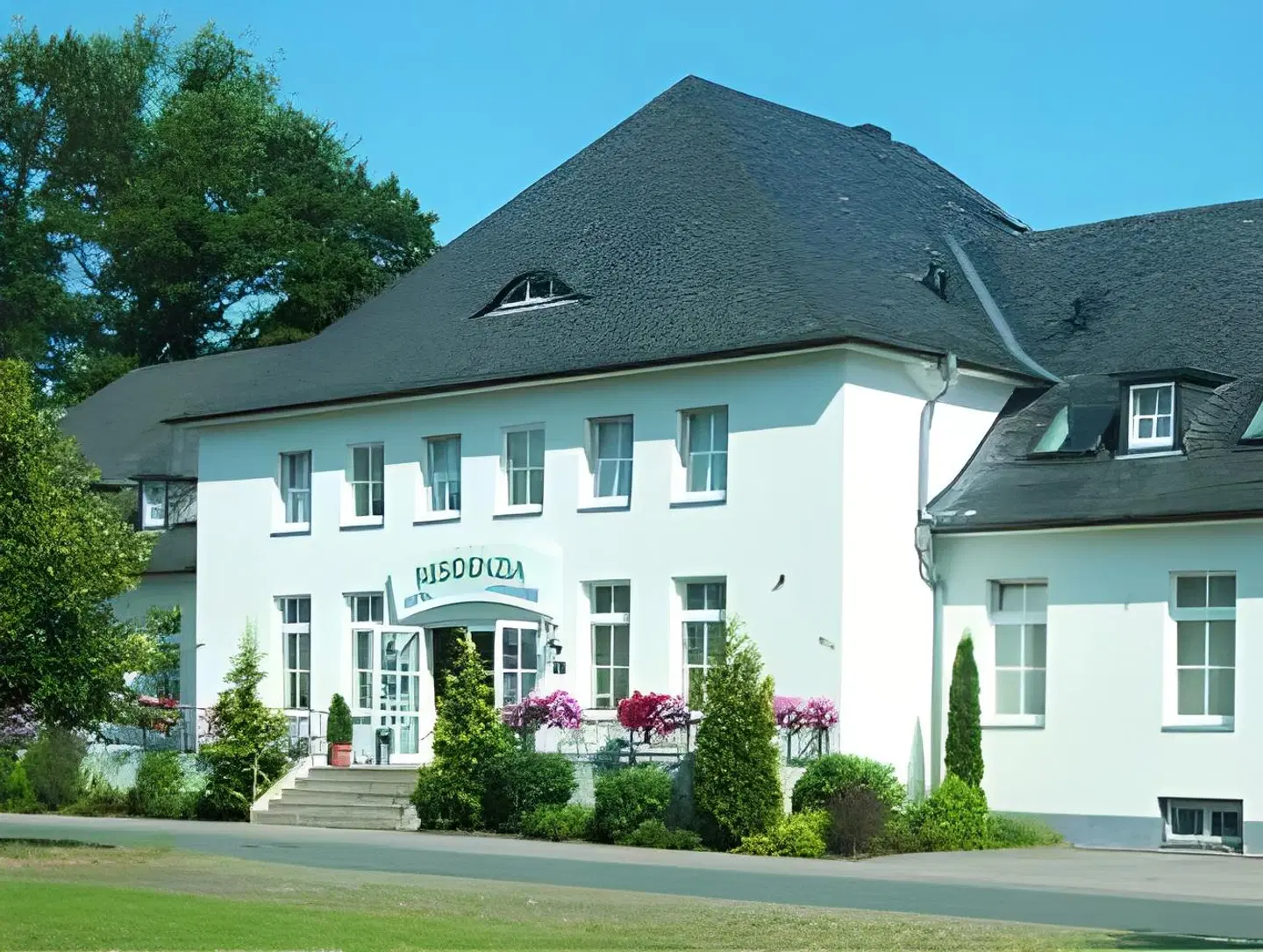 Residenzia Grenadier EXTERIOR