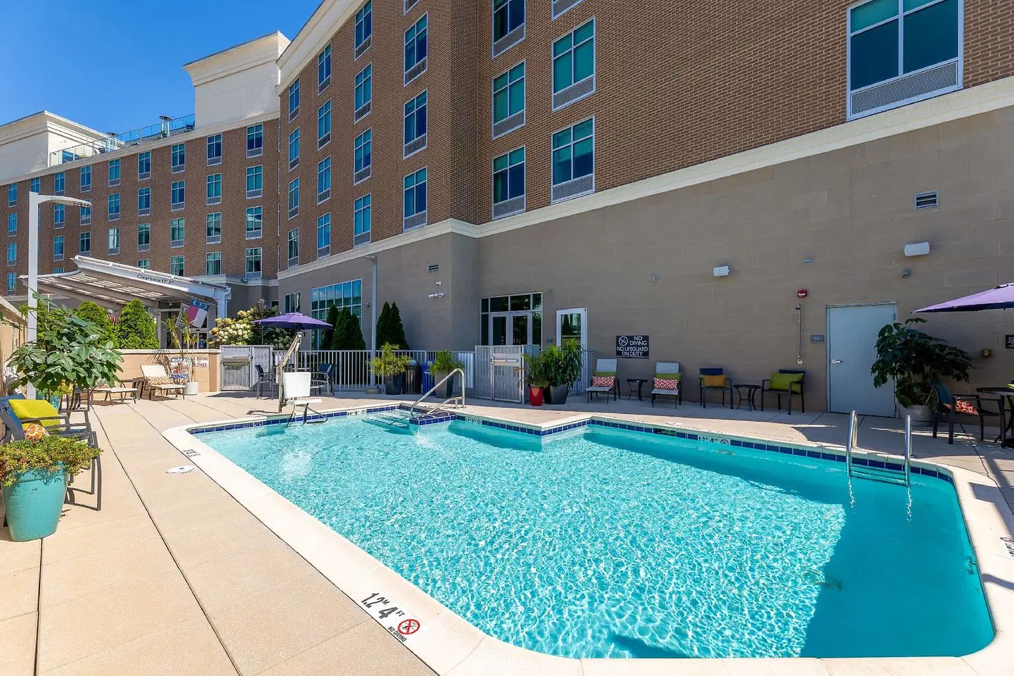Hilton Garden Inn  Asheville Downtown OUTDOOR_POOL
