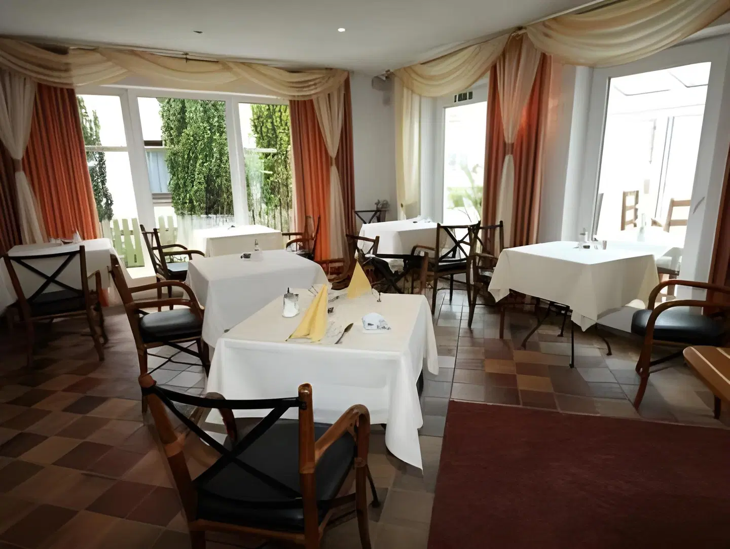 Chalet Restaurant