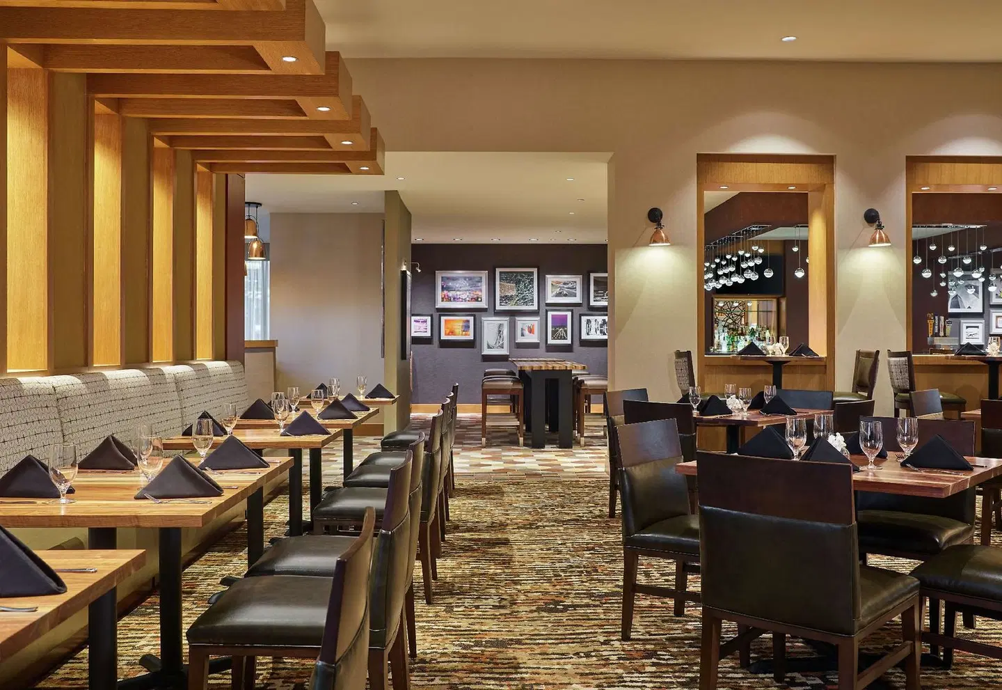 DoubleTree by Hilton Houston Intercontinental Airport Bar