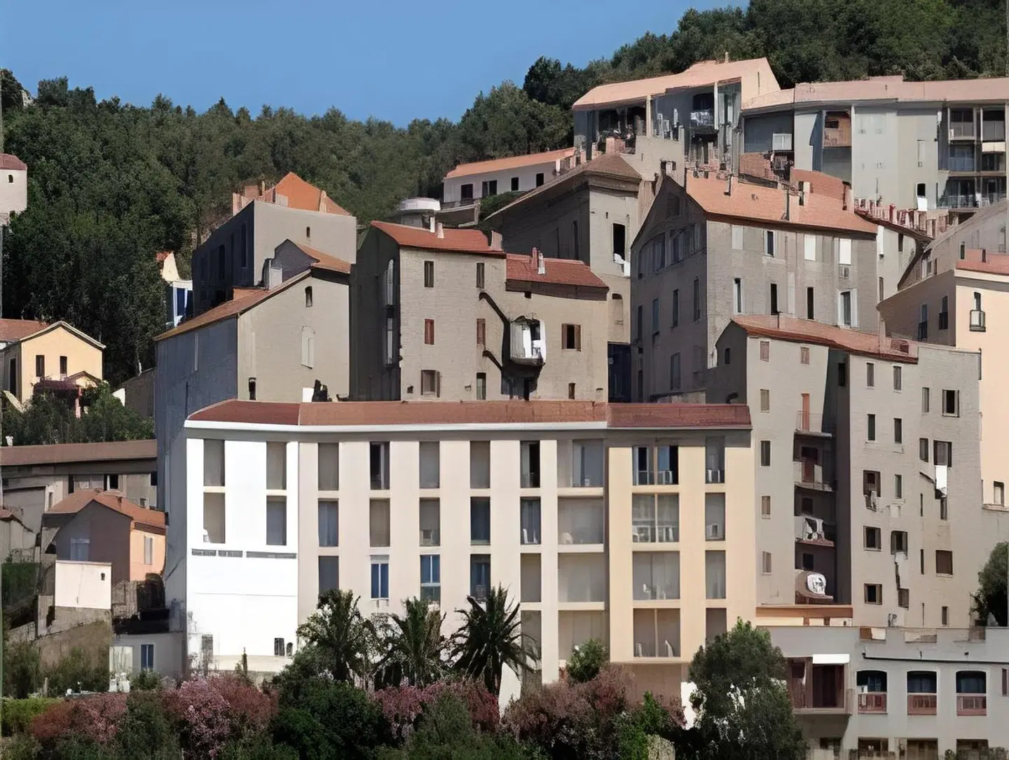 Des Roches EXTERIOR