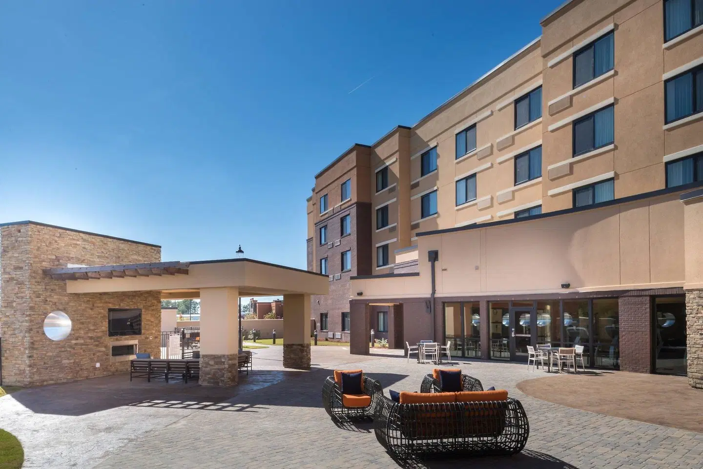 Courtyard by Marriott Jacksonville EXTERIOR