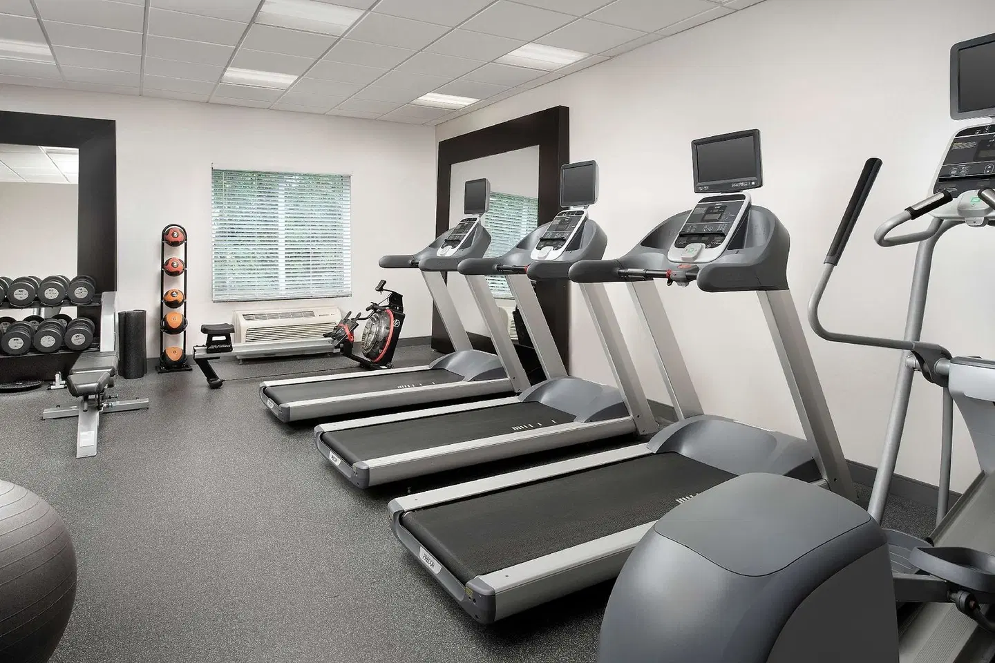 Hilton Garden Inn Charlotte/Mooresville SPORTS_AND_LEISURE