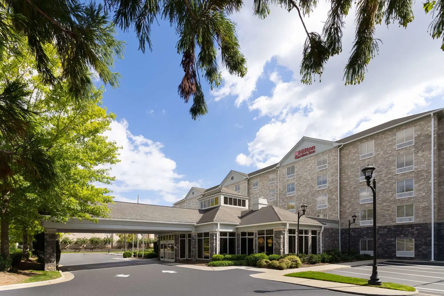 Hilton Garden Inn Winston-Salem/Hanes Mall EXTERIOR
