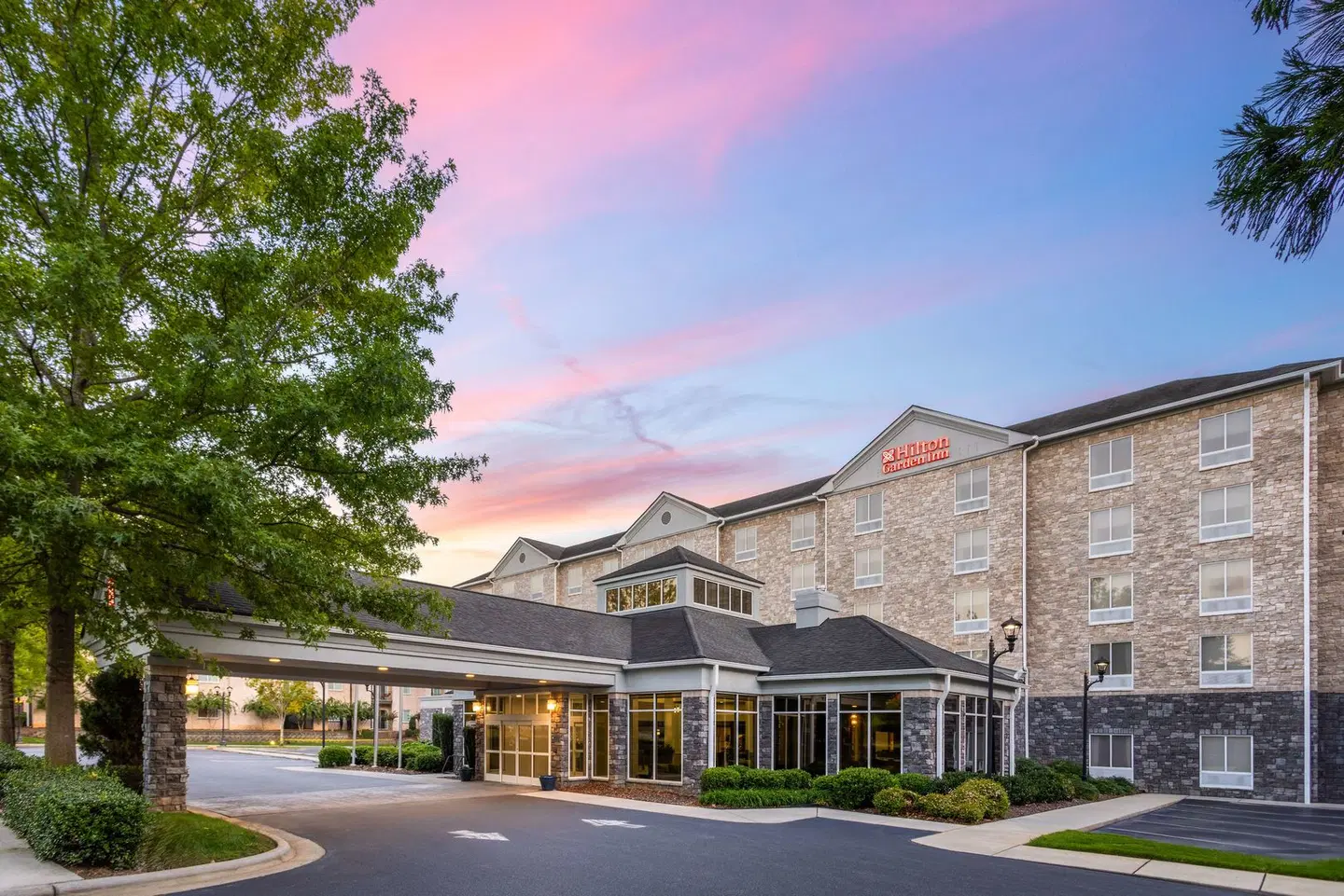 Hilton Garden Inn Winston-Salem/Hanes Mall EXTERIOR