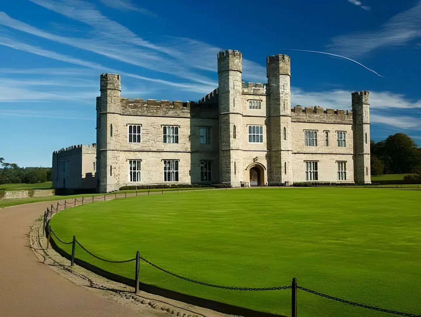 Leeds Castle Stable Courtyard Bed & Breakfast EXTERIOR