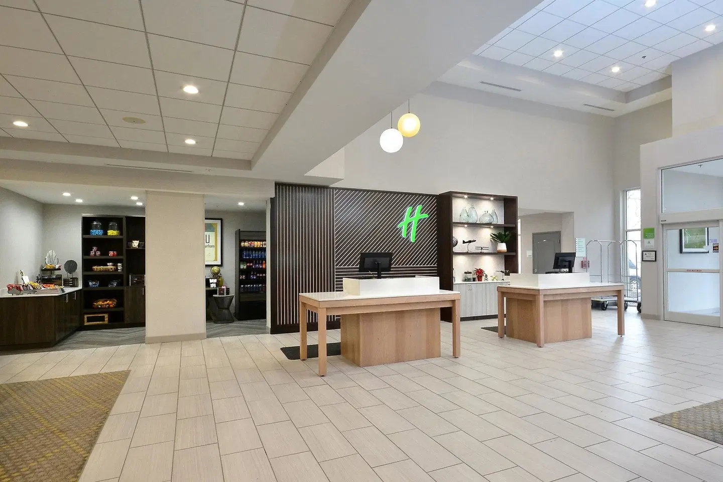 Holiday Inn Raleigh-Durham Airport by IHG LOUNGE_LOBBY