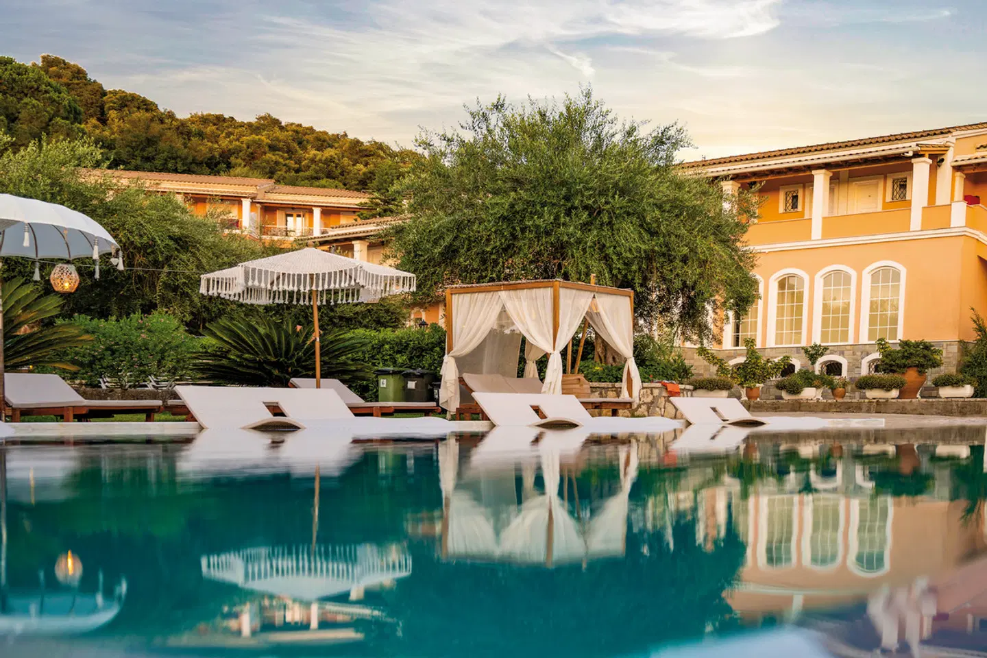 Nefeli OUTDOOR_POOL