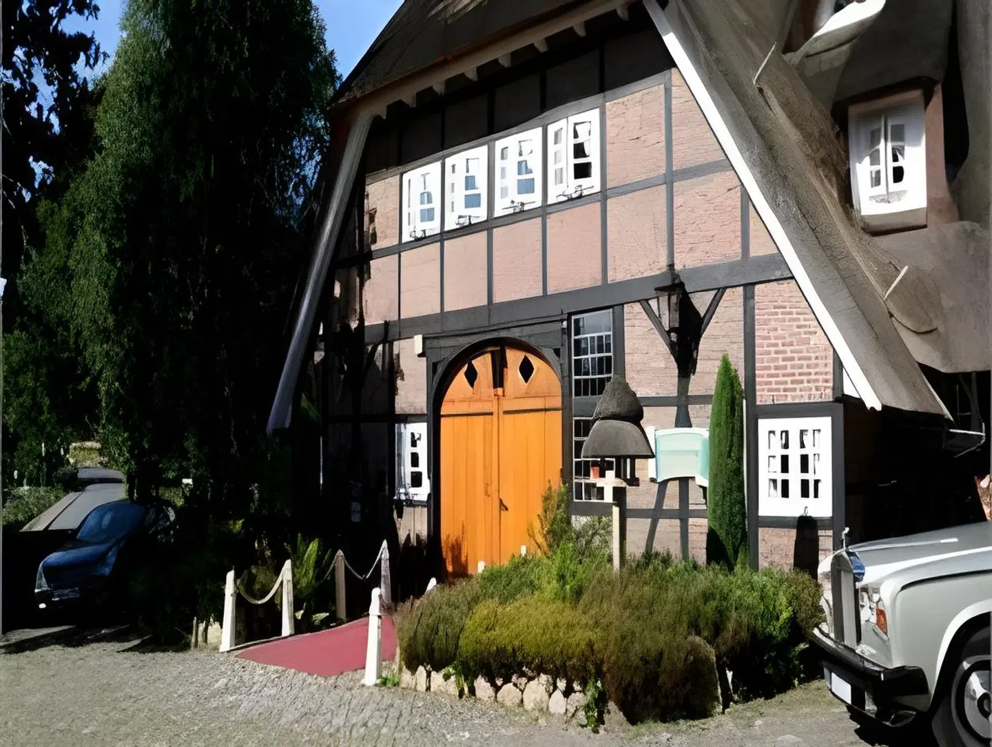 Meinsbur Boutique Hotel EXTERIOR