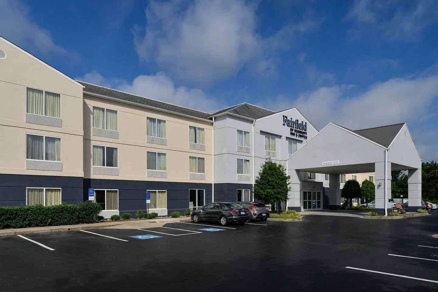 Fairfield Inn & Suites by Marriott Charlotte Arrowood EXTERIOR