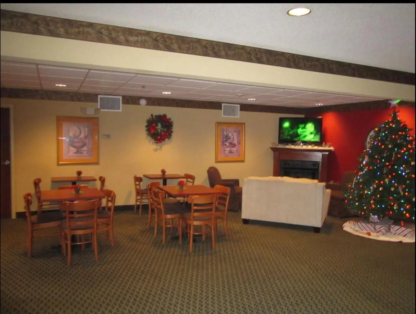 Country Hearth Inn & Suites LOUNGE_LOBBY