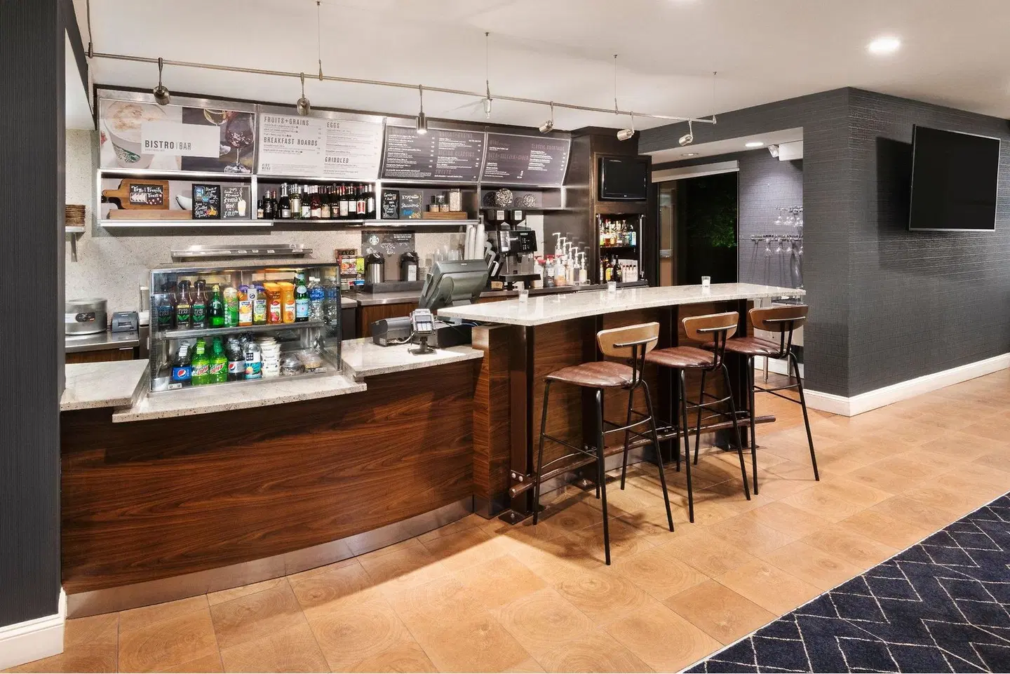 Courtyard by Marriott Burlington Bar