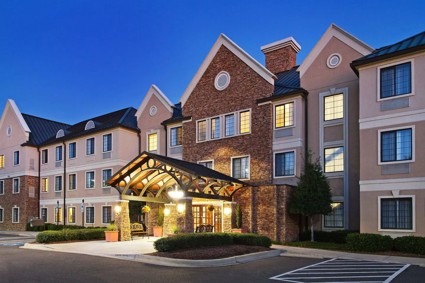Staybridge Suites Charlotte-Ballantyne by IHG EXTERIOR