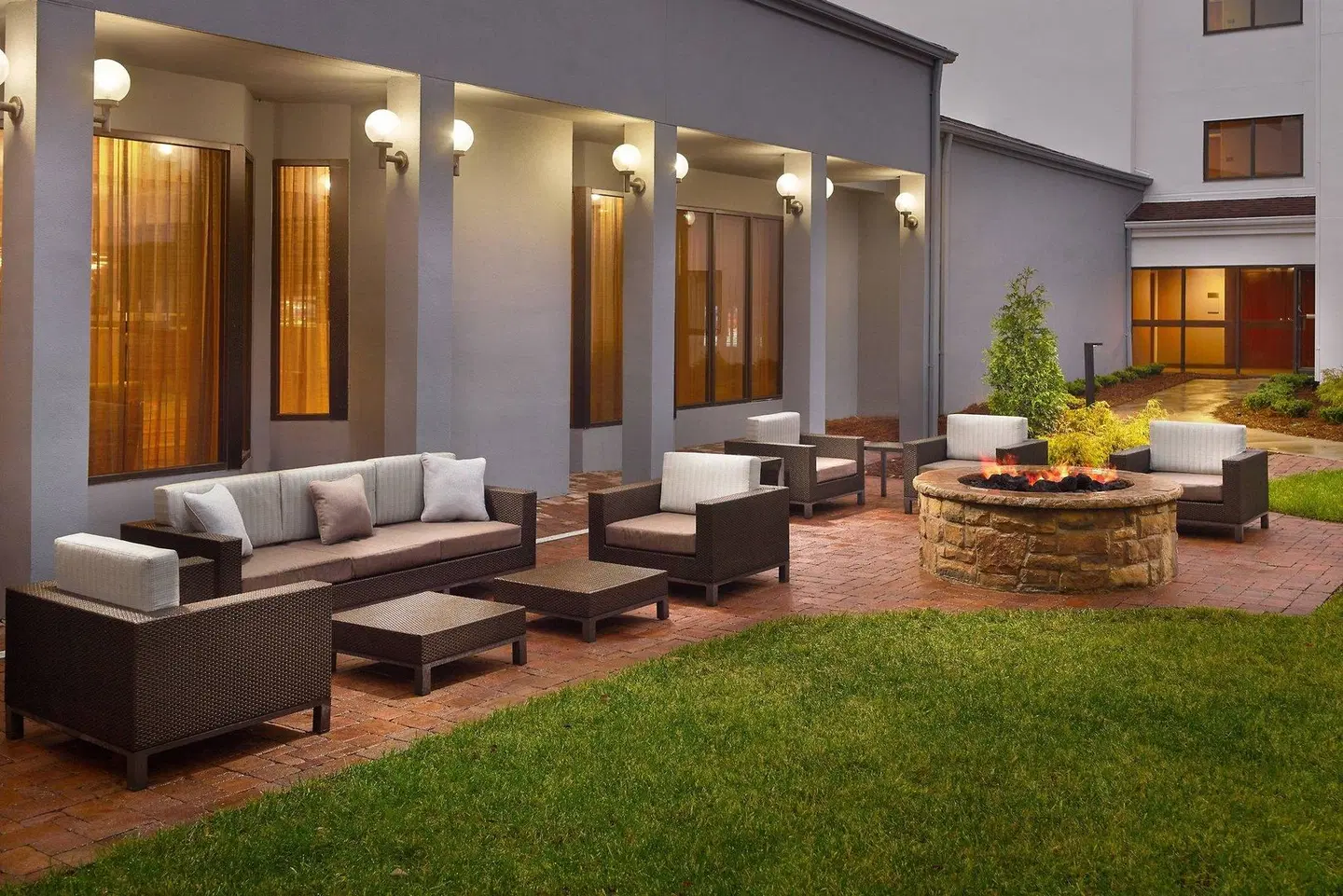 Courtyard by Marriott Charlotte SouthPark LOUNGE_LOBBY