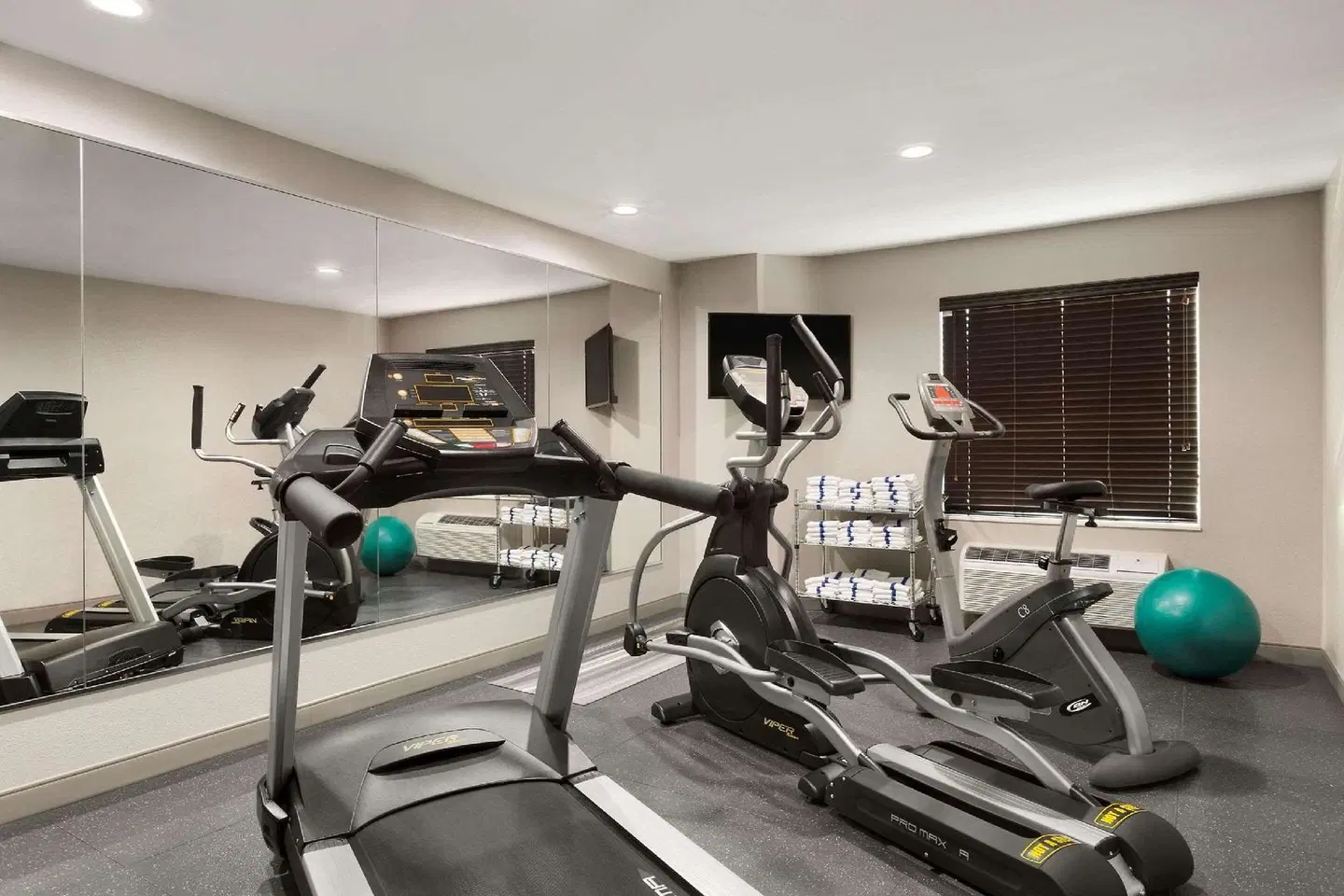 Country Inn & Suites by Radisson, San Antonio Medical Center, TX SPORTS_AND_LEISURE