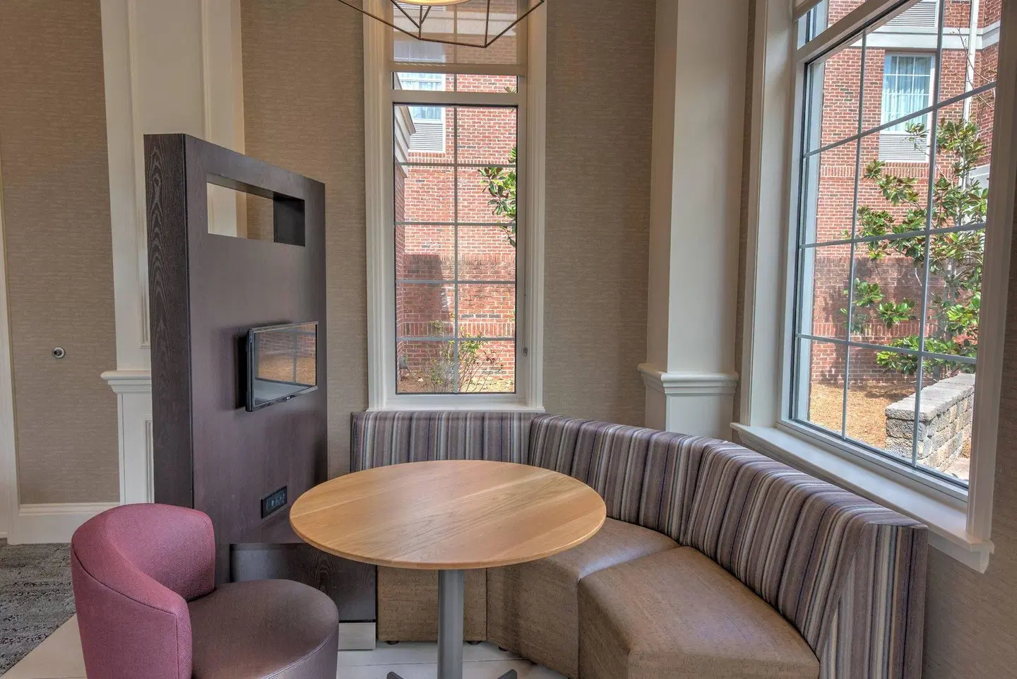 Courtyard by Marriott Chapel Hill ROOM_EXAMPLE